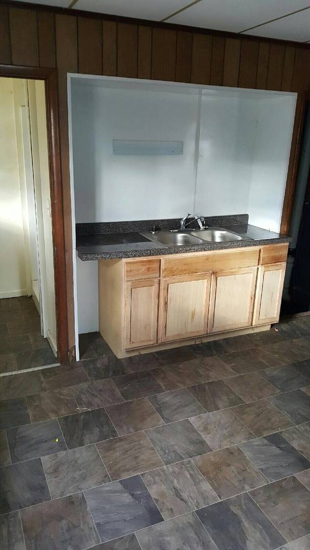 House for rent at 27 N Buena Vista St, Newark, OH 43055