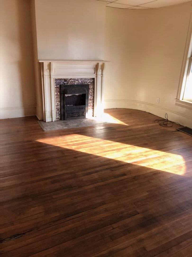 House for rent at 27 N Buena Vista St, Newark, OH 43055