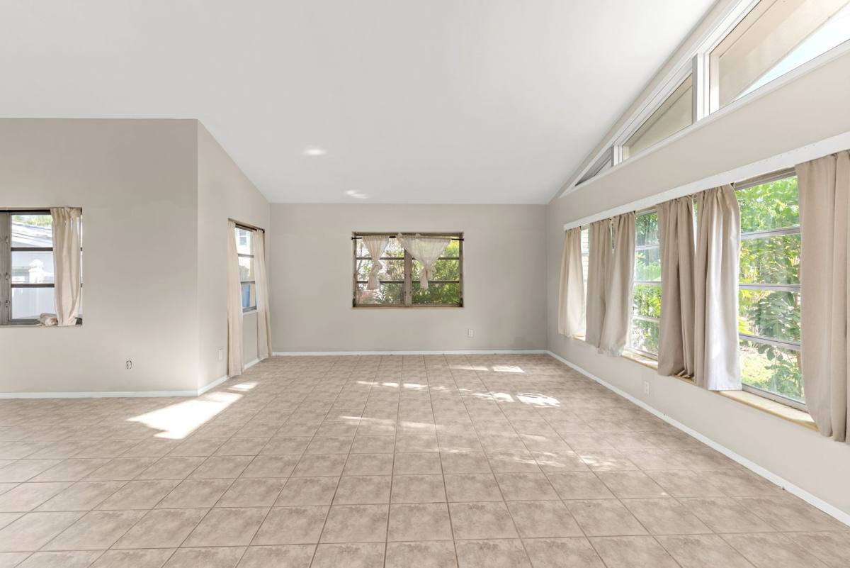 House for rent at 7887 9th Ave S, Saint Petersburg, FL 33707