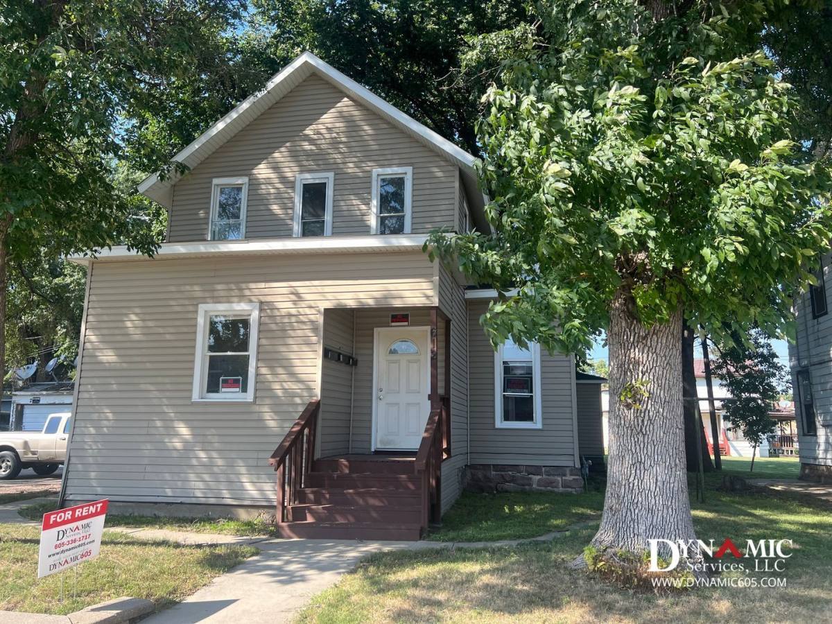Apartment for rent at 612 W 11th St, Sioux Falls, SD 57104