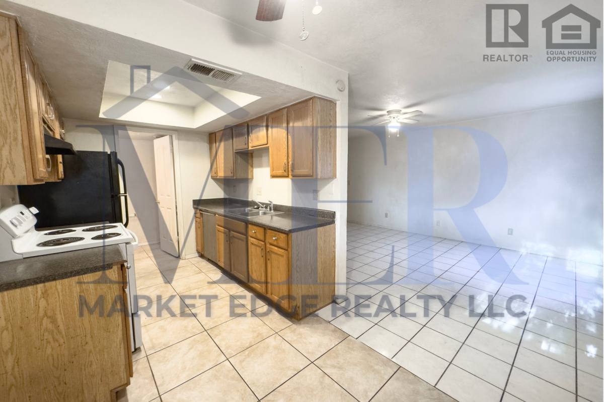 Townhouse for rent at 2609 W Ocotillo Rd, Phoenix, AZ 85017