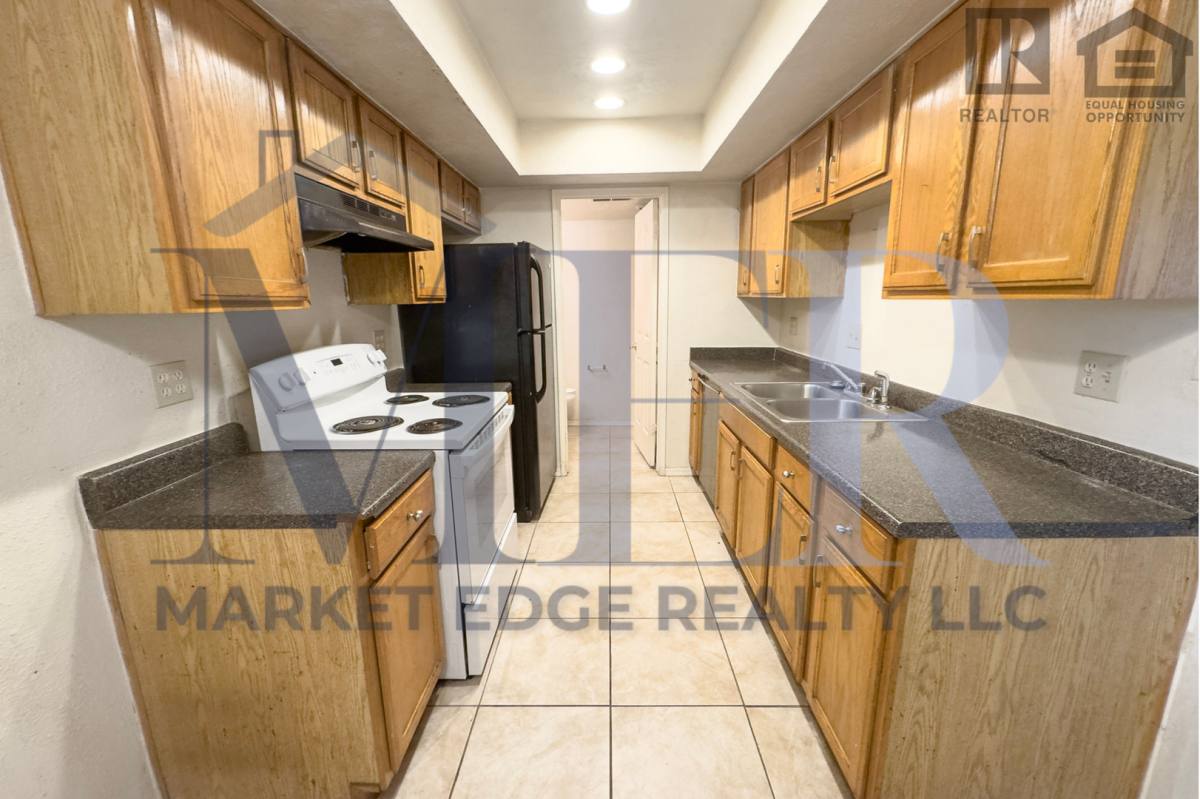 Townhouse for rent at 2609 W Ocotillo Rd, Phoenix, AZ 85017