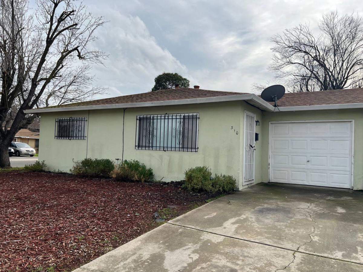 House for rent at 310 Graves Ave, Sacramento, CA 95838