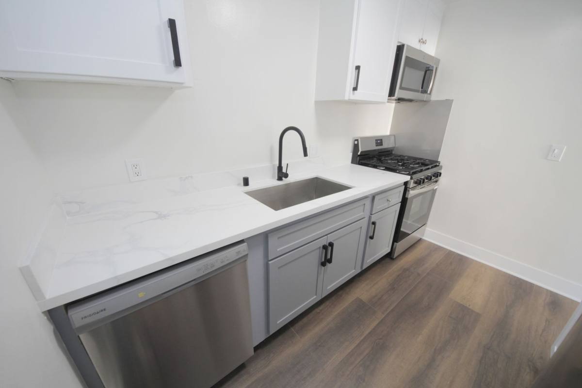 Apartment for rent at 3252 Overland Ave, Los Angeles, CA 90034