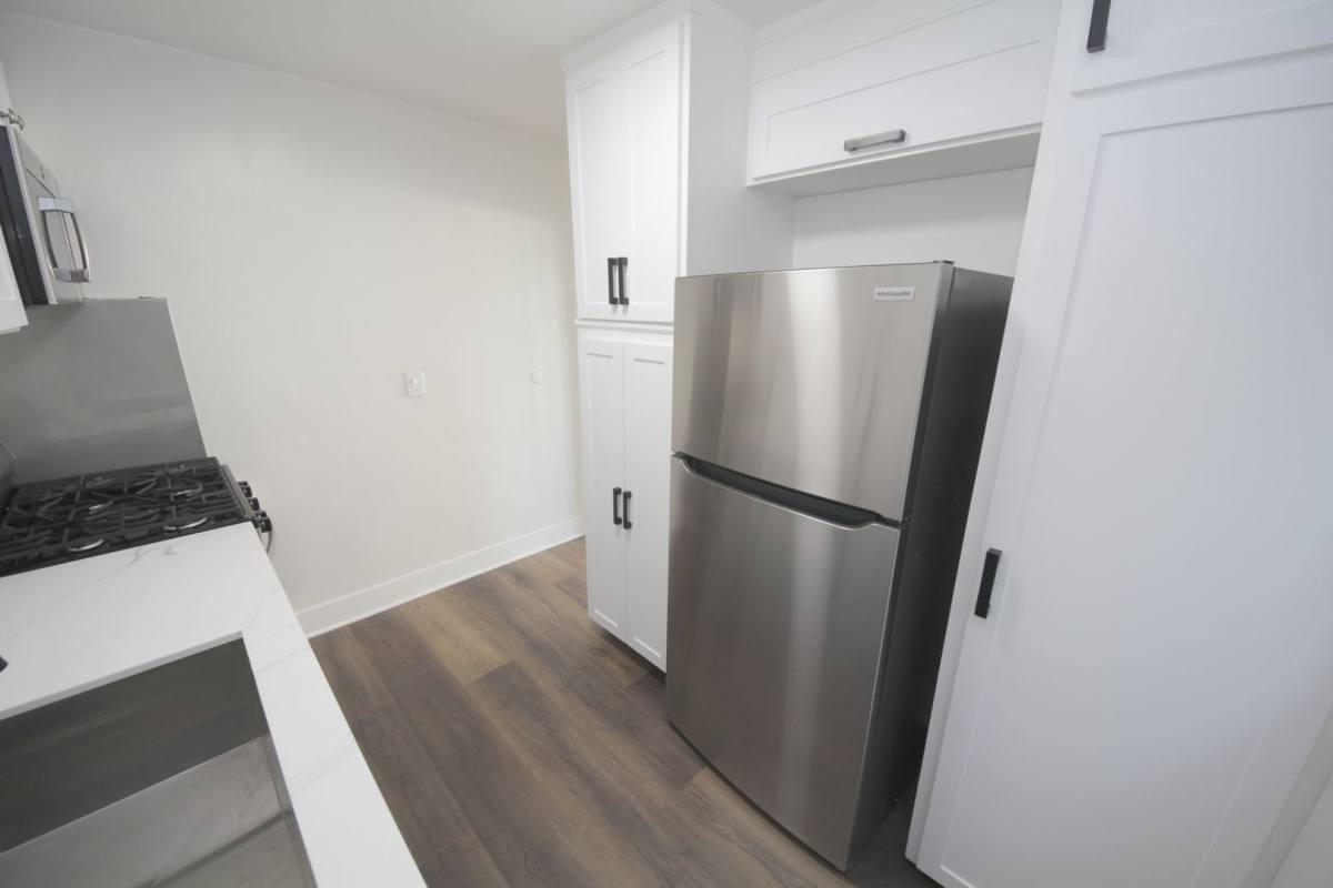 Apartment for rent at 3252 Overland Ave, Los Angeles, CA 90034