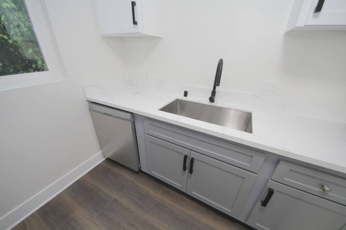 Apartment for rent at 3252 Overland Ave, Los Angeles, CA 90034