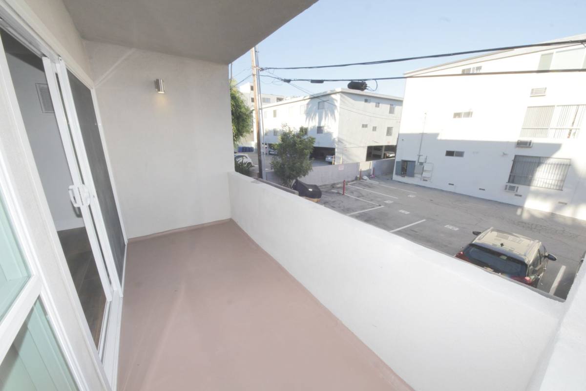Apartment for rent at 3252 Overland Ave, Los Angeles, CA 90034