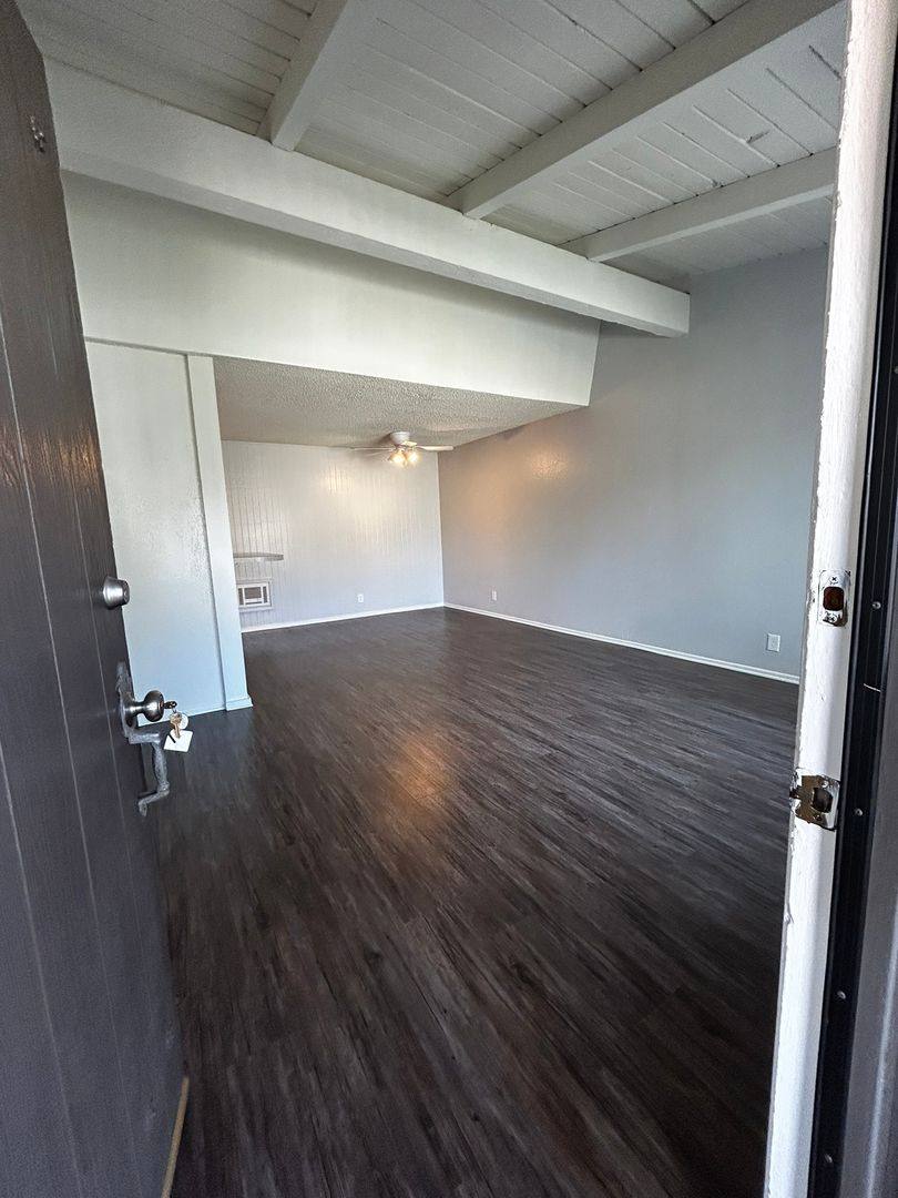 Apartment for rent at 131 Hall Circle, Tustin, CA 92780