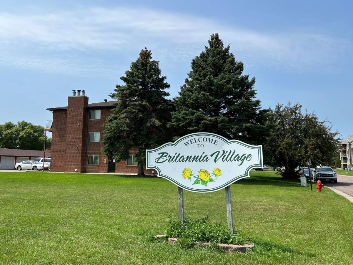 Apartment for rent at 702 33rd Ave N, Fargo, ND 58102