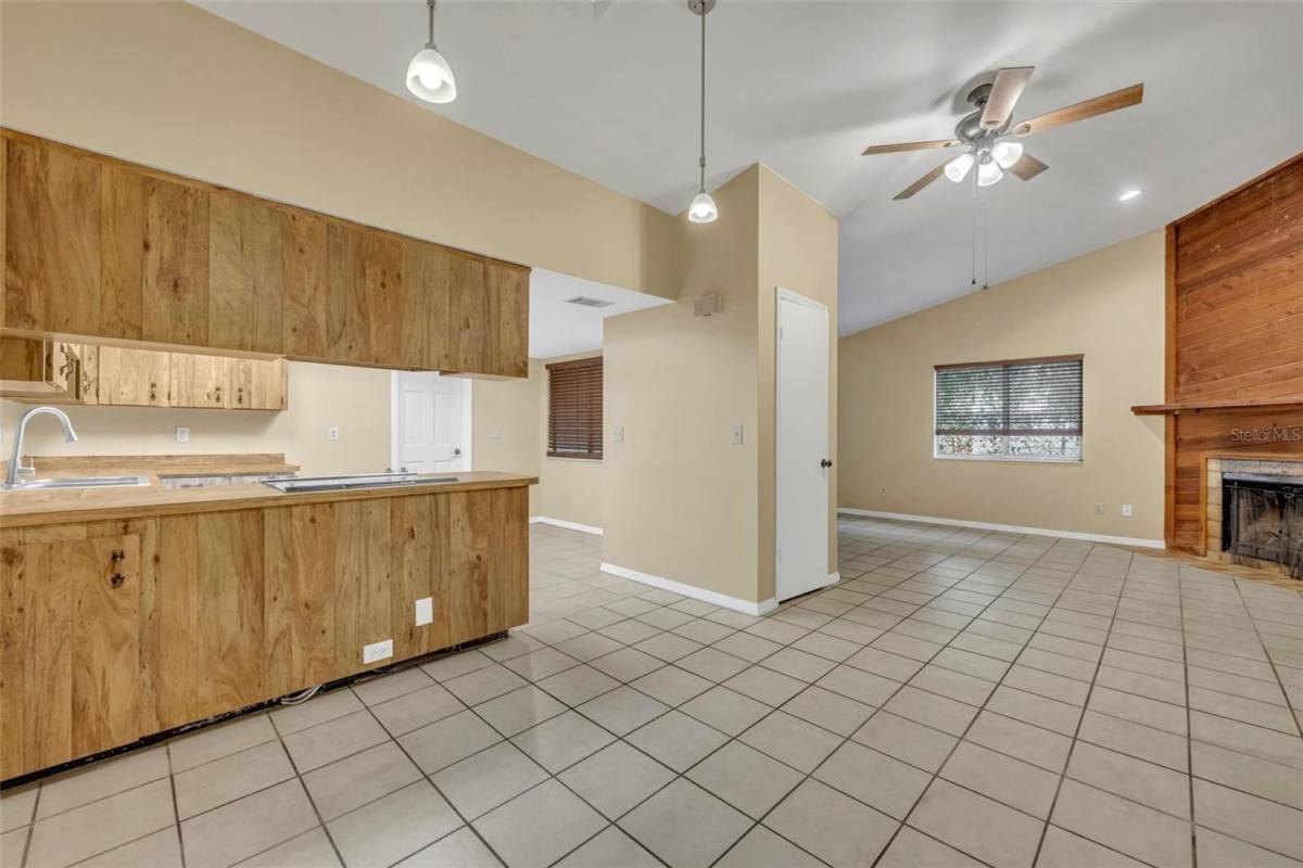 House for rent at 932 Robinhood Court, Maitland, FL 32751