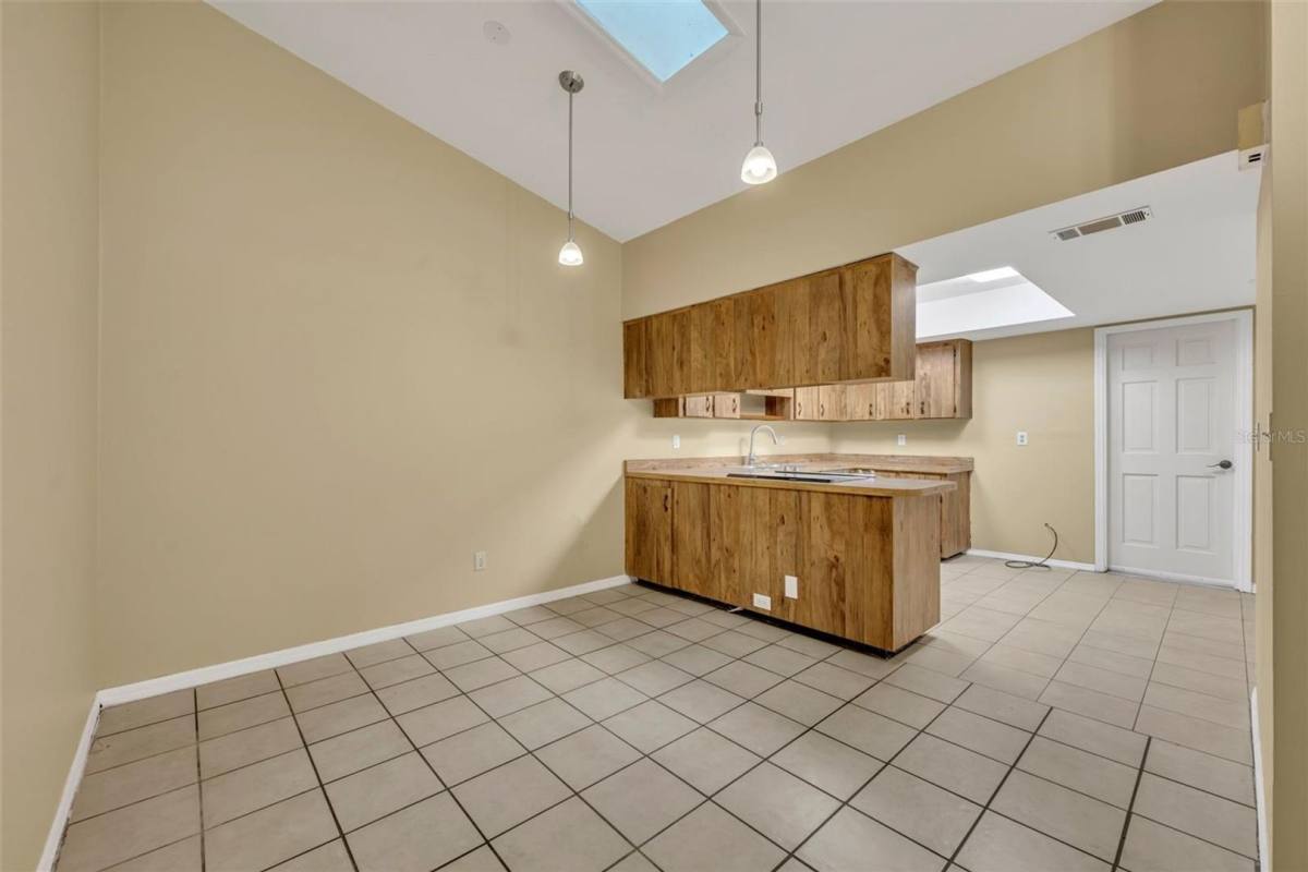 House for rent at 932 Robinhood Court, Maitland, FL 32751