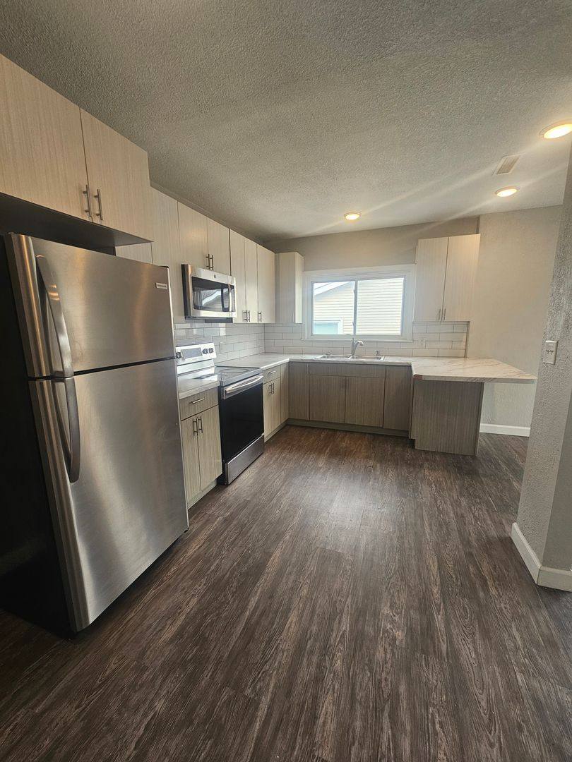 Apartment for rent at 223 E 35th St, Davenport, IA 52806