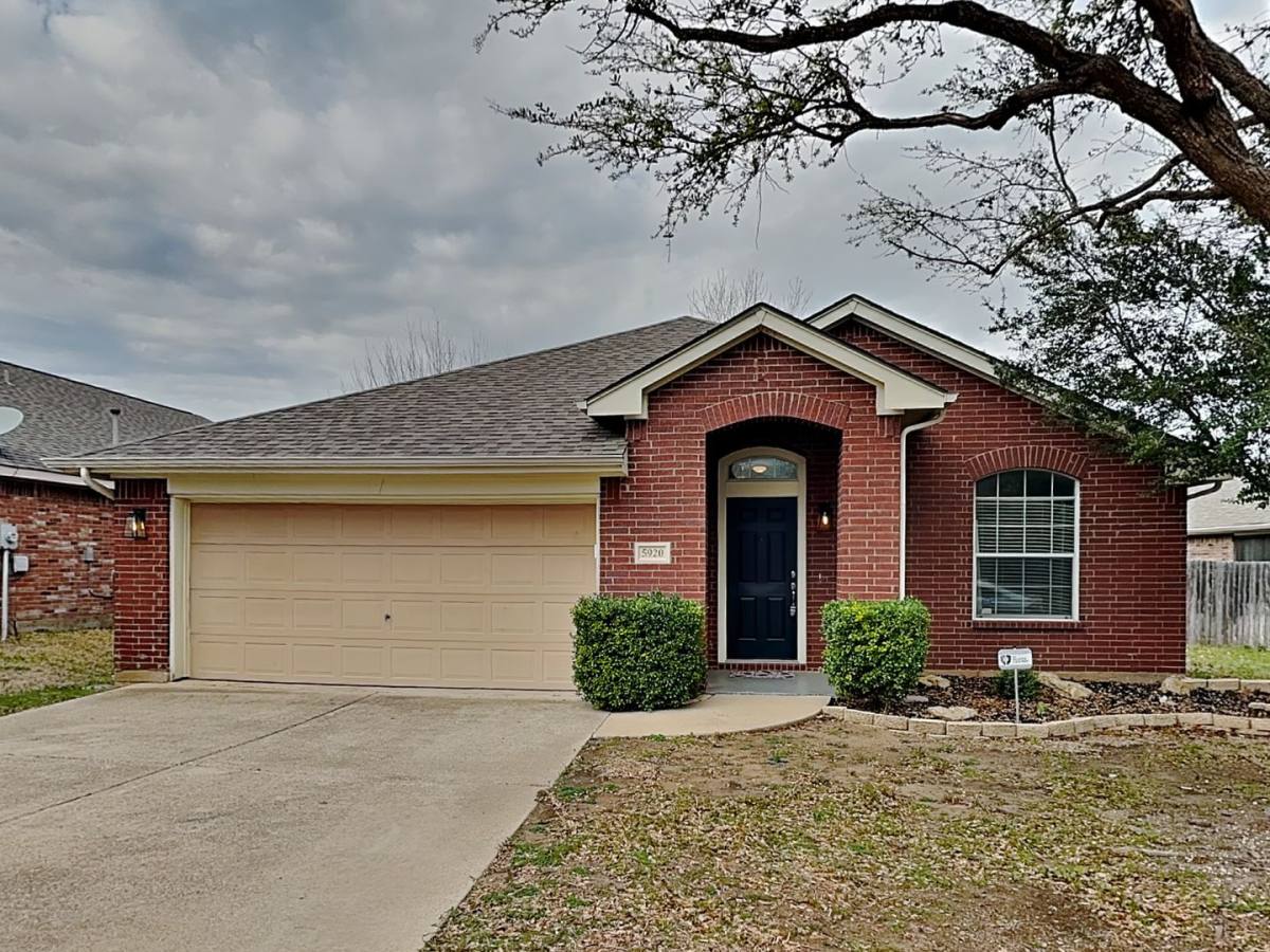 House for rent at 5920 Paloma Blanca Dr, Fort Worth, TX 76179