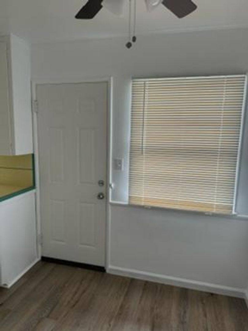 Apartment for rent at 929-943 W 7th St, San Pedro, CA 90731