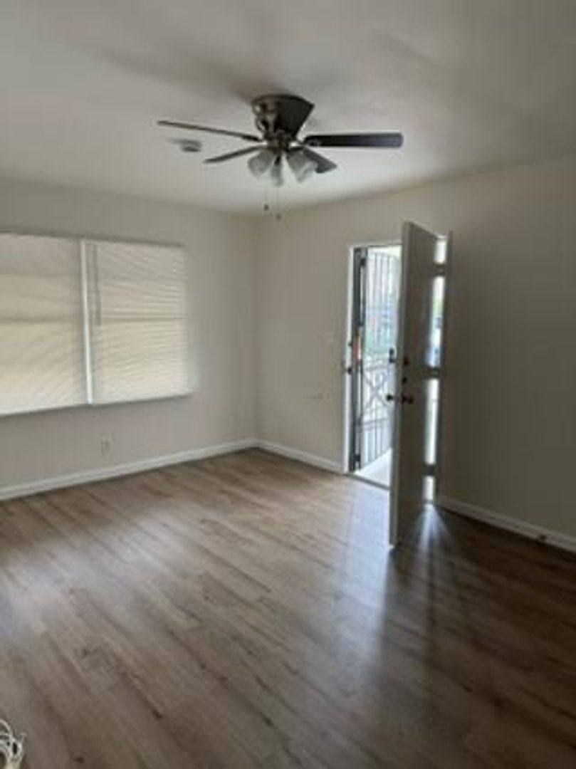 Apartment for rent at 929-943 W 7th St, San Pedro, CA 90731