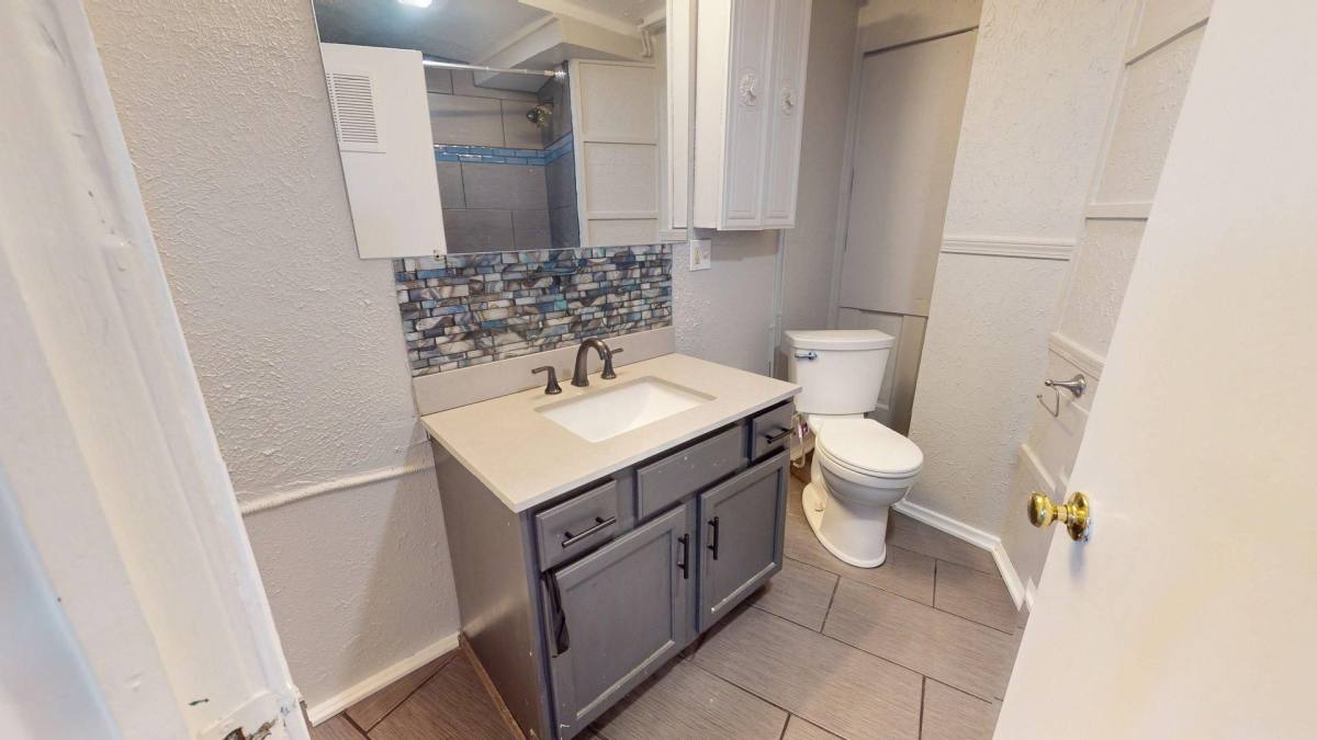 Apartment for rent at 2550 Elyria Ave, Lorain, OH 44055