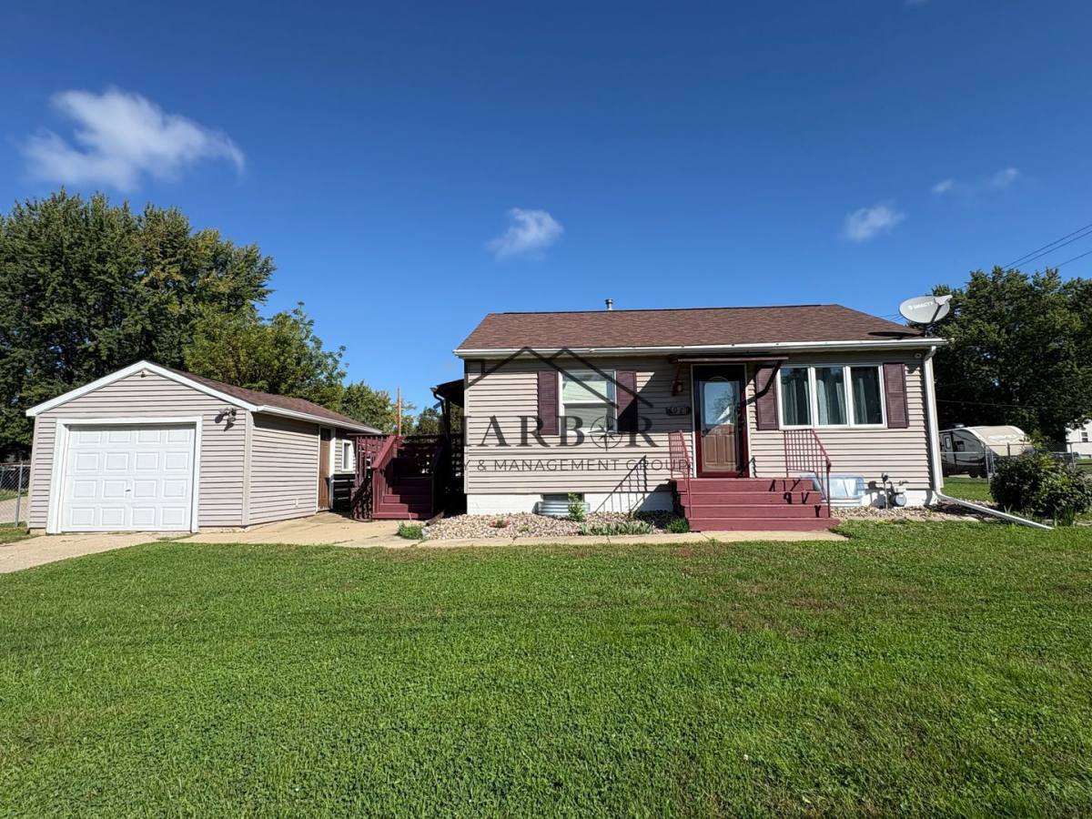 House for rent at 1921 3rd Ave NE, Austin, MN 55912