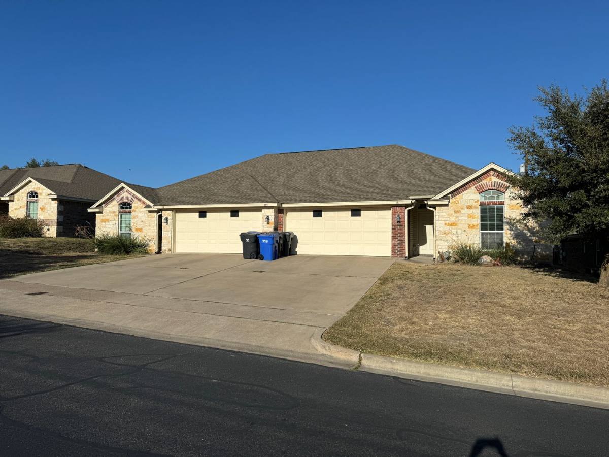 House for rent at 204 B Chapel Trail Circle, Woodway, TX 76712
