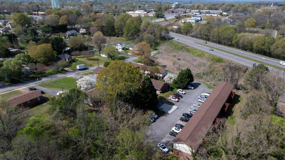 Condo for rent at 525 12th St SW #8, Hickory, NC 28602