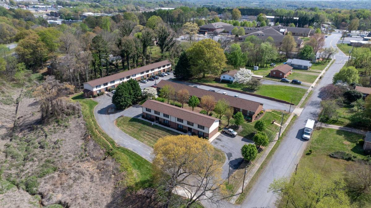 Condo for rent at 525 12th St SW #8, Hickory, NC 28602