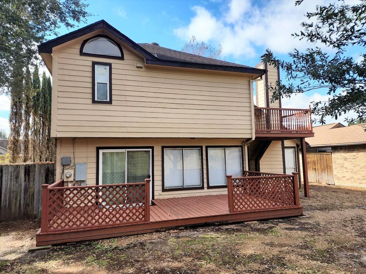 House for rent at 2402 Chestnut Mills Rd, Houston, TX 77067