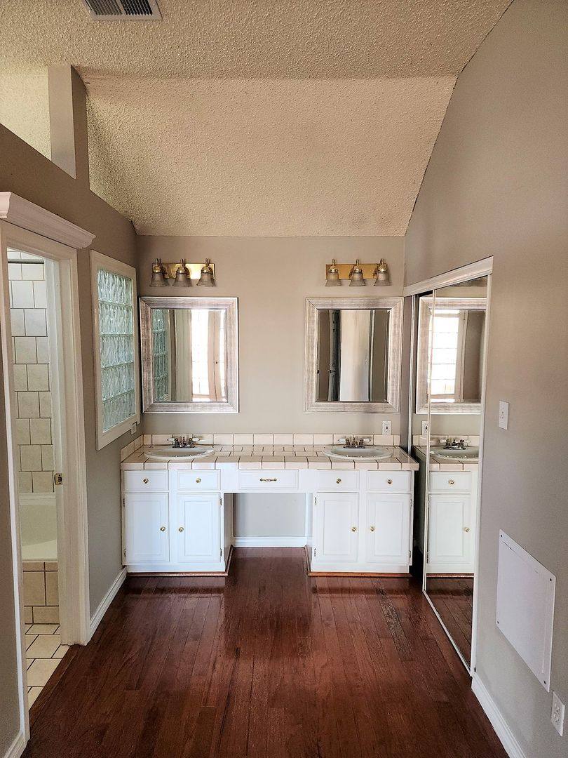 House for rent at 2402 Chestnut Mills Rd, Houston, TX 77067