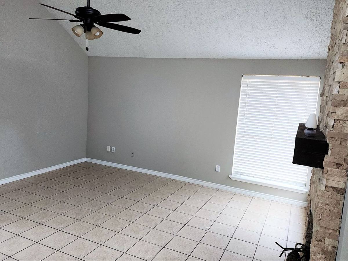 House for rent at 2402 Chestnut Mills Rd, Houston, TX 77067
