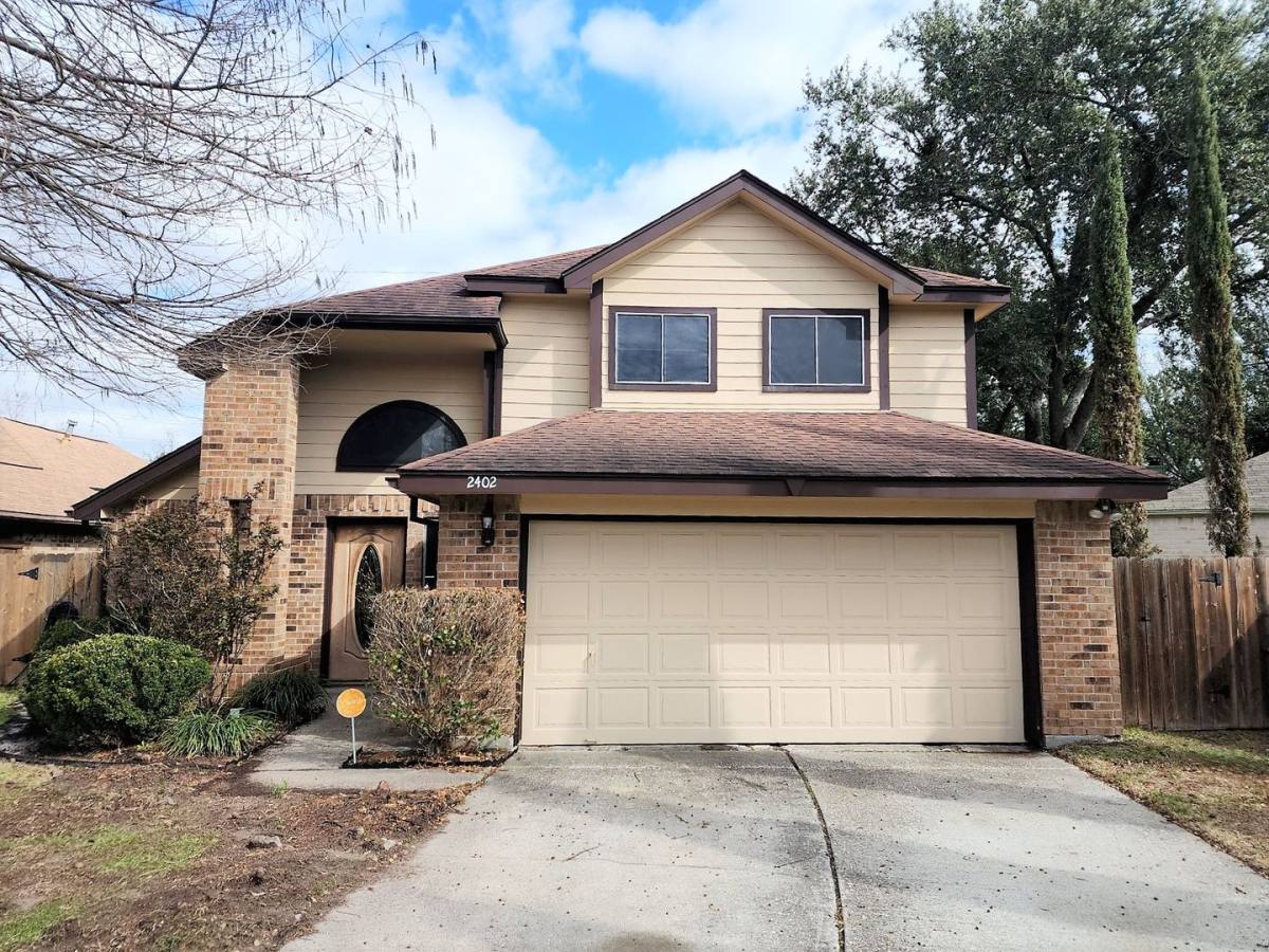 House for rent at 2402 Chestnut Mills Rd, Houston, TX 77067