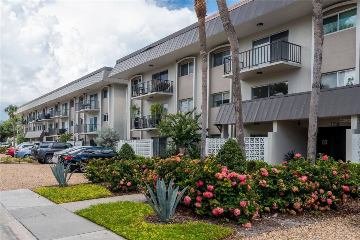 Condo for rent at 4607 W Fig St, Tampa, FL 33609