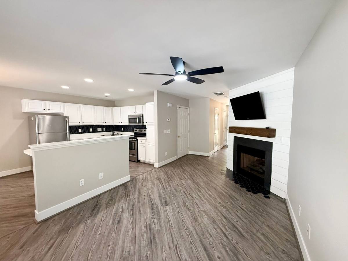 Townhouse for rent at 917 Creek Crossing Trail, Whitsett, NC 27377