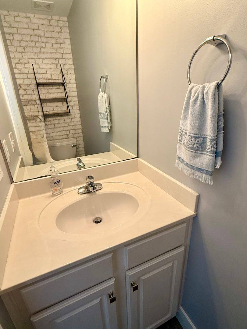 Townhouse for rent at 917 Creek Crossing Trail, Whitsett, NC 27377