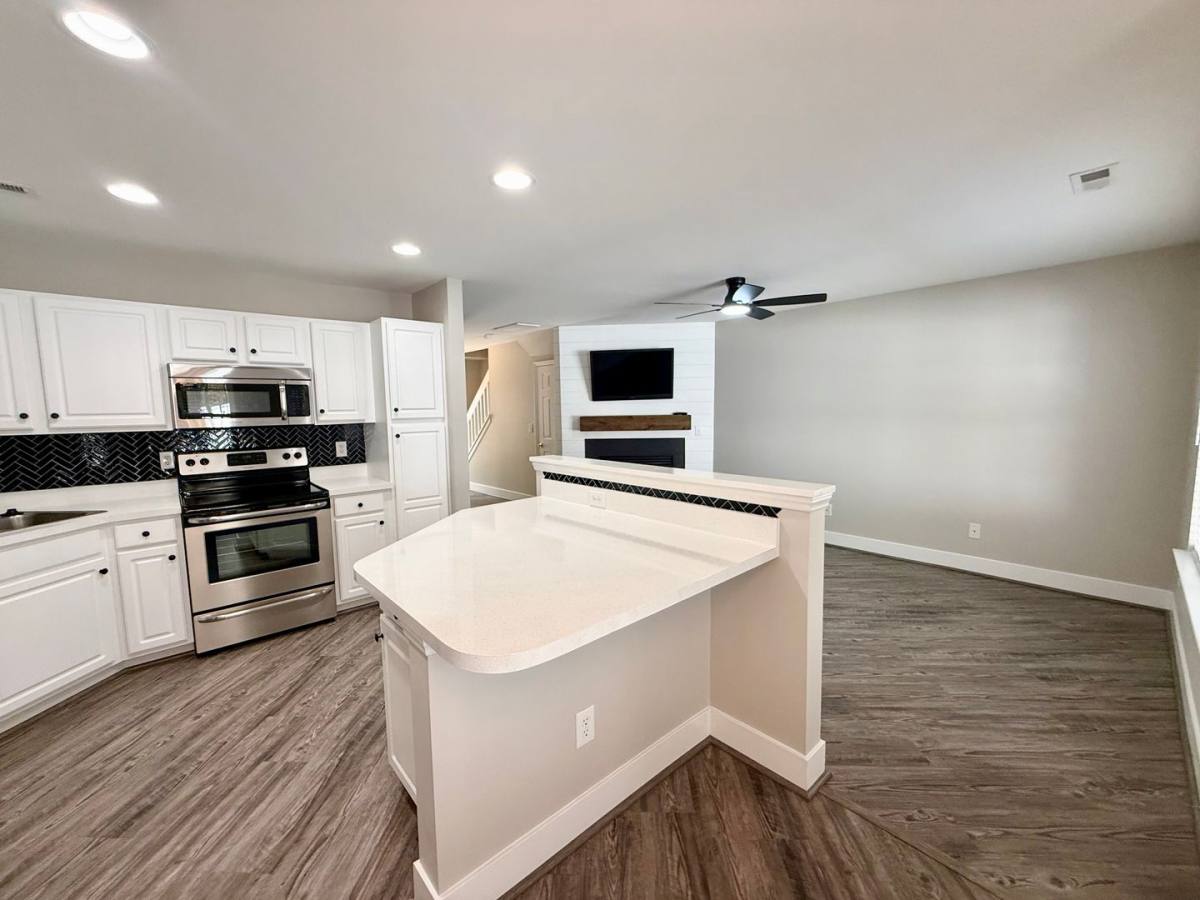 Townhouse for rent at 917 Creek Crossing Trail, Whitsett, NC 27377