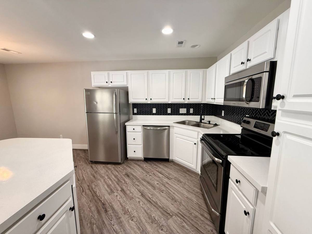 Townhouse for rent at 917 Creek Crossing Trail, Whitsett, NC 27377