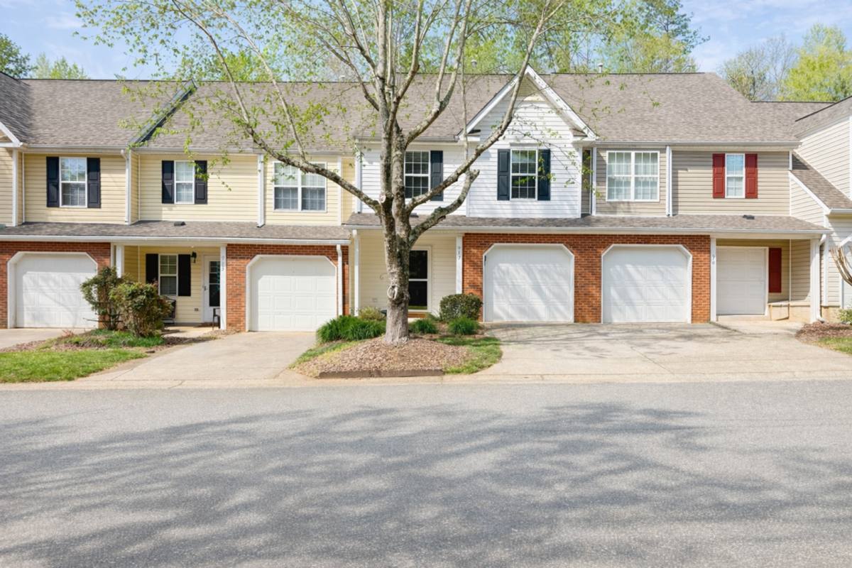 Townhouse for rent at 917 Creek Crossing Trail, Whitsett, NC 27377