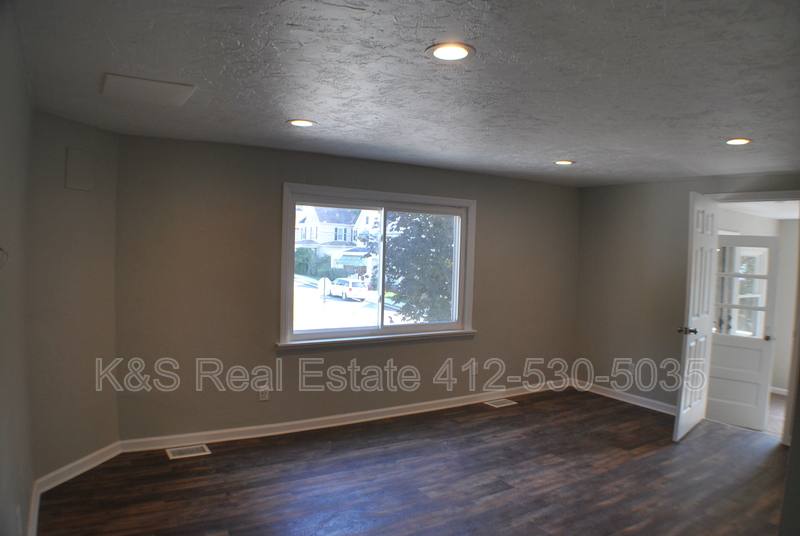 Apartment for rent at 611 Pennsylvania Ave #1, Irwin, PA 15642