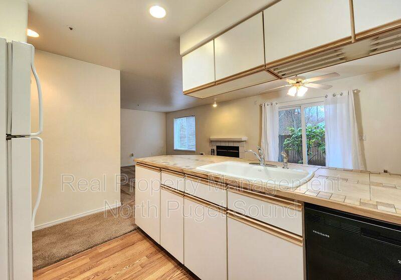Condo for rent at 9727 18th Ave W #B-103, Everett, WA 98204