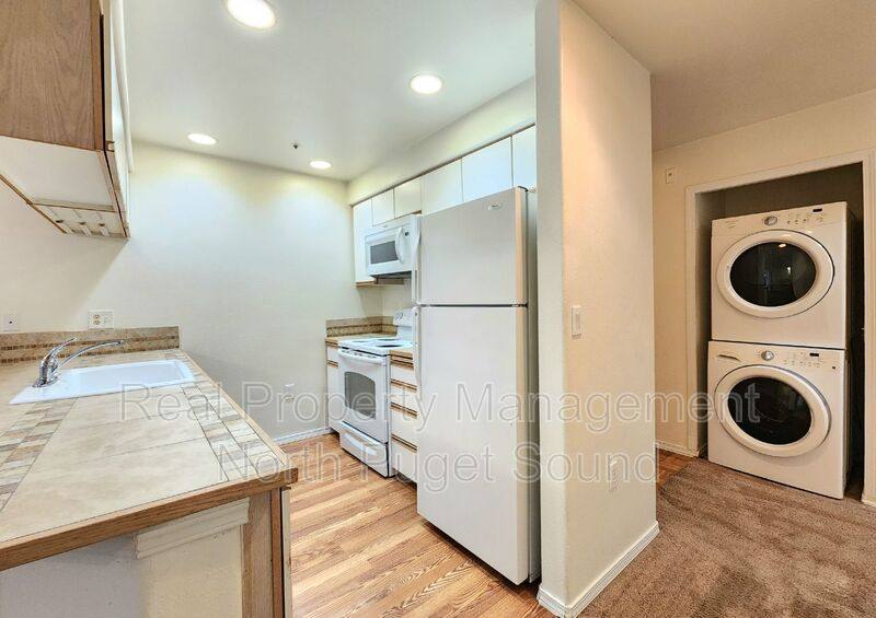 Condo for rent at 9727 18th Ave W #B-103, Everett, WA 98204