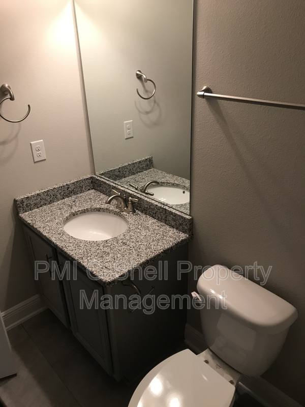 Townhouse for rent at 357 S E St, Pensacola, FL 32502