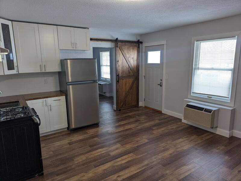 Apartment for rent at 205 Oskaloosa St #206, Pella, IA 50219