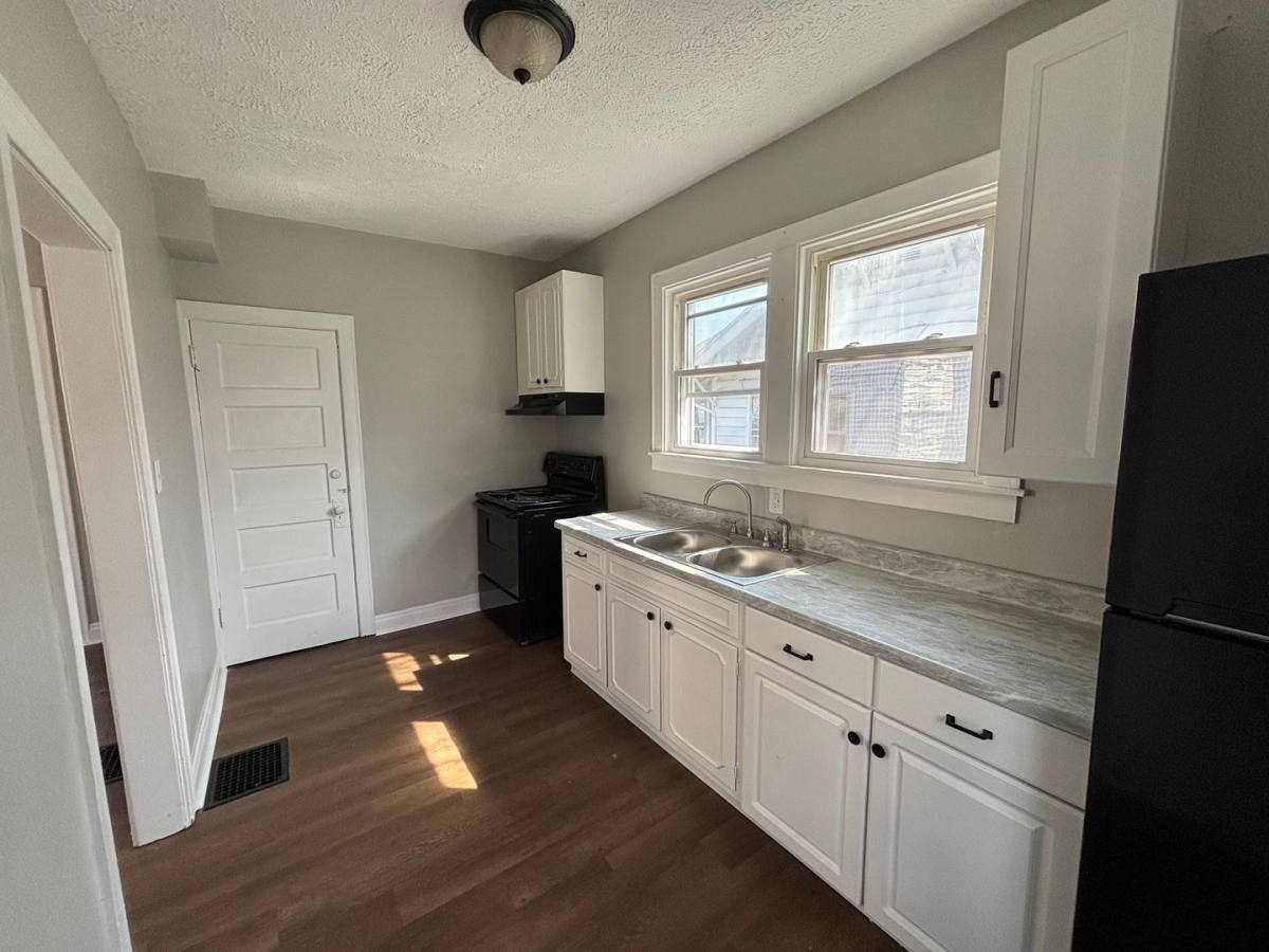 House for rent at 309 W Memorial Dr, Muncie, IN 47302