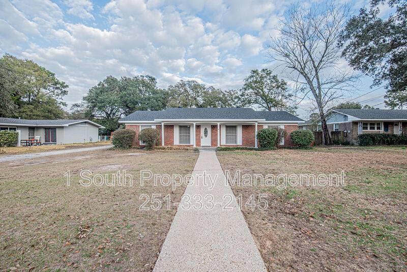 House for rent at 4361 Montclair Circle E, Mobile, AL 36693