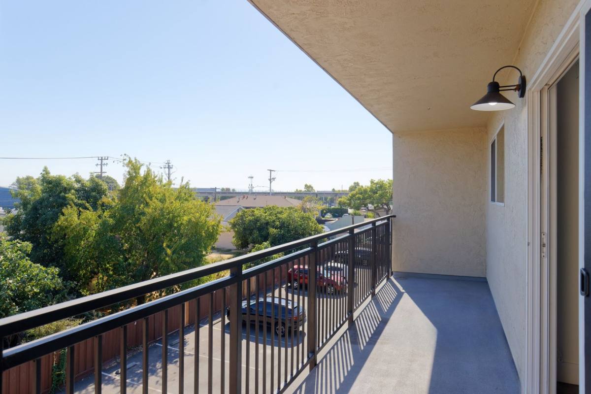 Apartment for rent at 355 Estabrook St, San Leandro, CA 94577