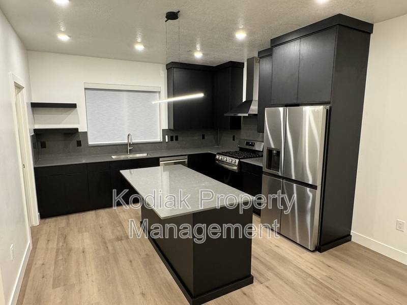 Townhouse for rent at 765 N 400 W #204, Salt Lake City, UT 84103