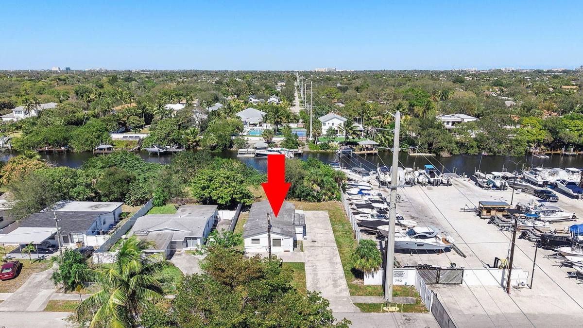 House for rent at 105 NW 7th Court, Deerfield Beach, FL 33441