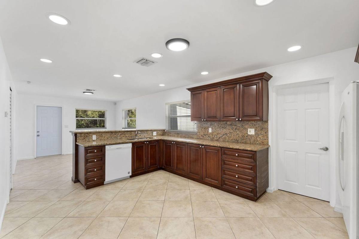 House for rent at 105 NW 7th Court, Deerfield Beach, FL 33441