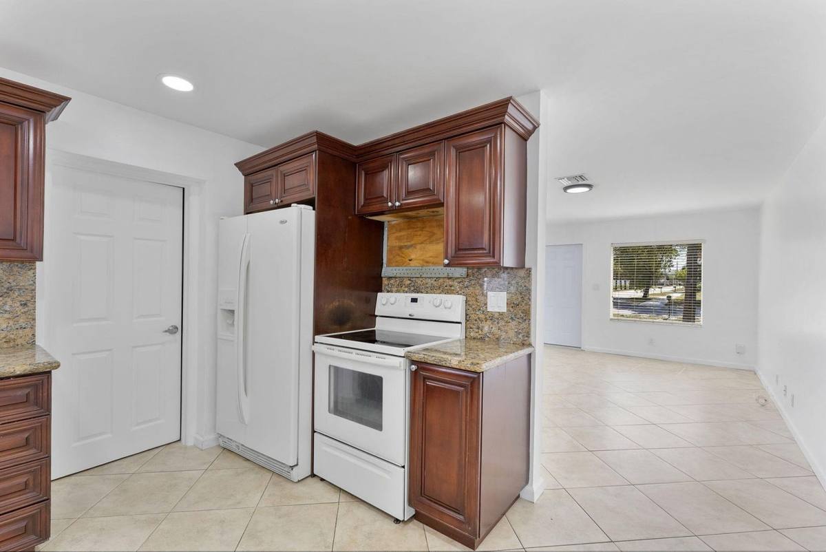 House for rent at 105 NW 7th Court, Deerfield Beach, FL 33441