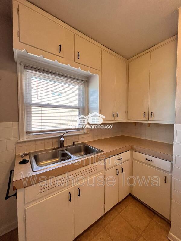Apartment for rent at 1144 Polk Blvd, Des Moines, IA 50311
