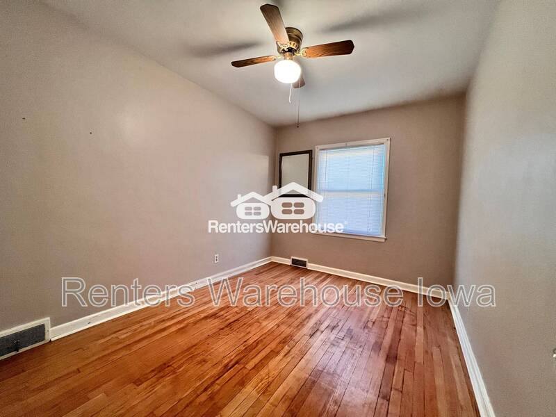 Apartment for rent at 1144 Polk Blvd, Des Moines, IA 50311