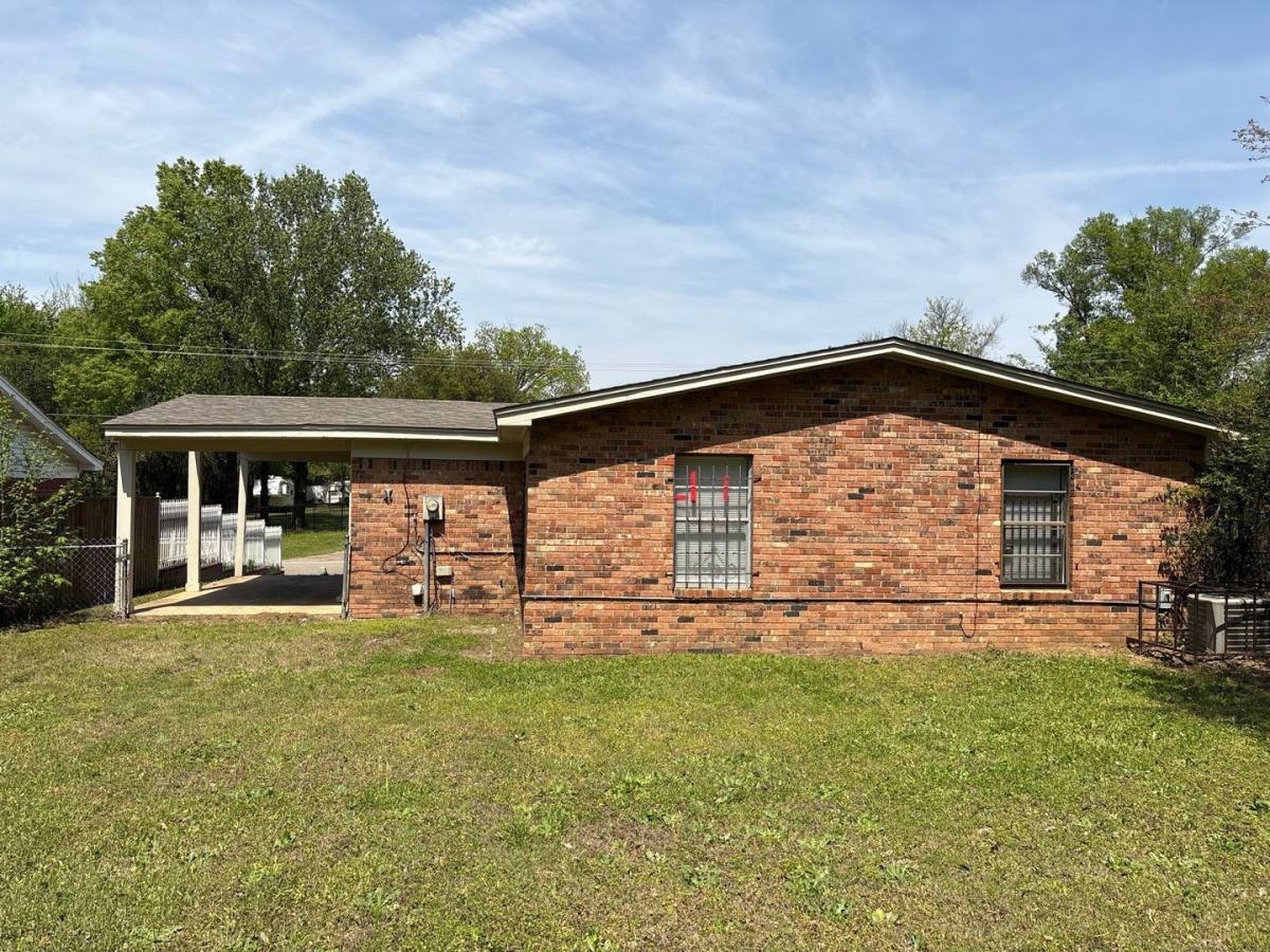 House for rent at 3509 Arnold Rd, Memphis, TN 38118