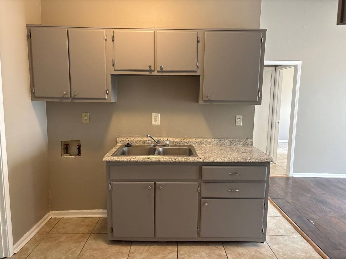 House for rent at 3509 Arnold Rd, Memphis, TN 38118
